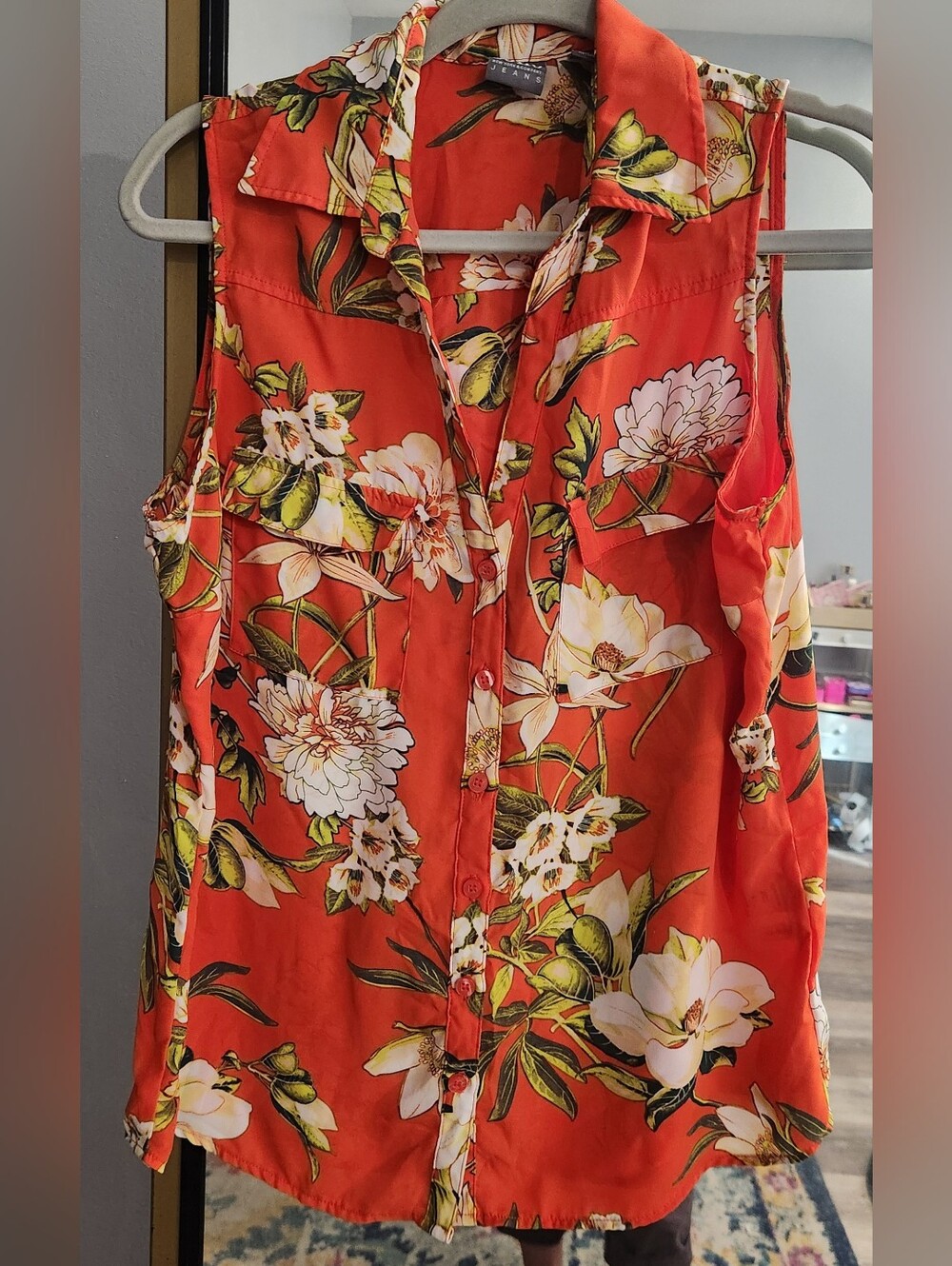 Soho Sleeveless Button Up Top Sz Lg